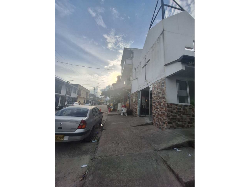 Vendo Casa Comercial, av Principal Barrio La Rosita Villavicencio - 5