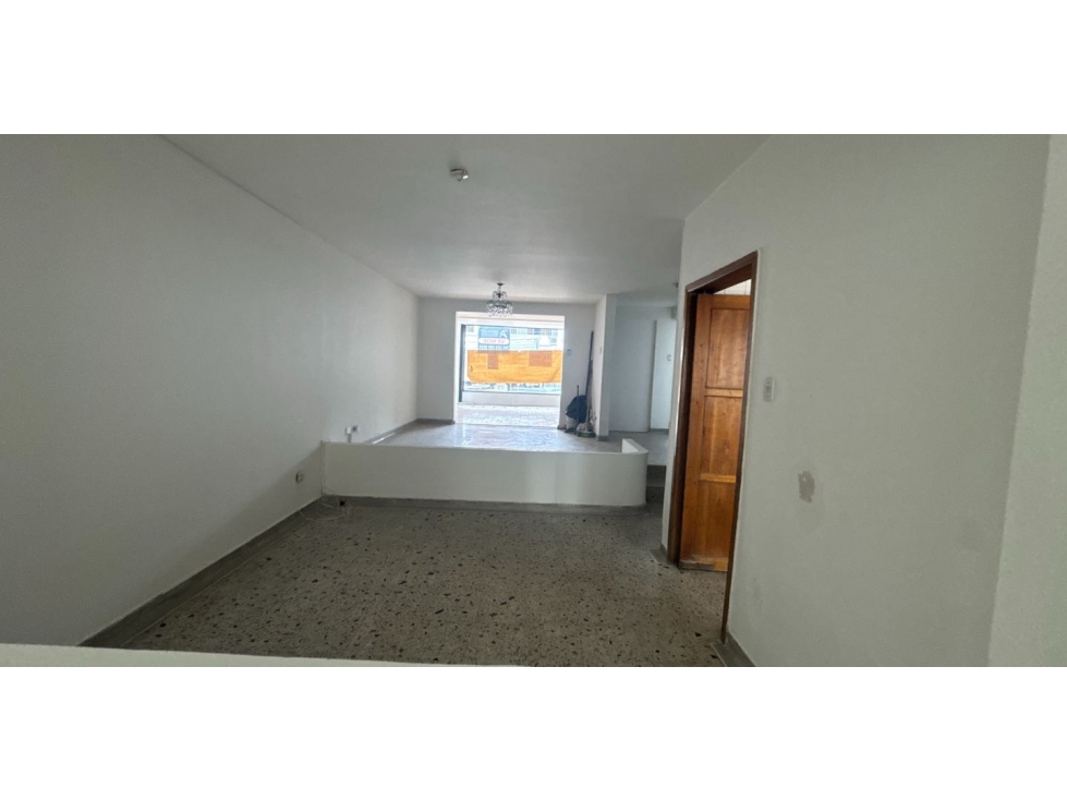 VENDO CASA COMERCIAL EN LA LORENA PEREIRA - 3