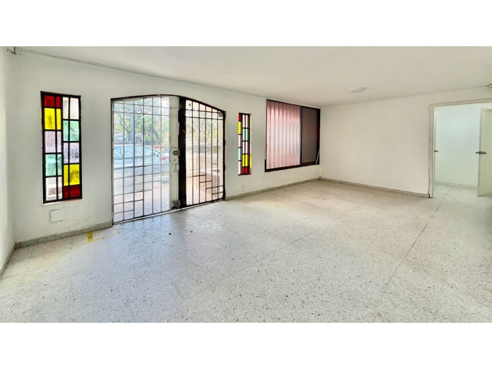 VENDO CASA COMERCIAL EN VERSALLES. ¡PRECIO DE OPORTUNIDAD! — foto 2