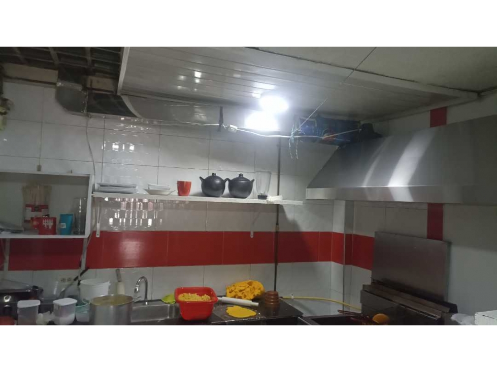 Vendo casa comercial rentable sobre avenida principal en bosa brasil — foto 3
