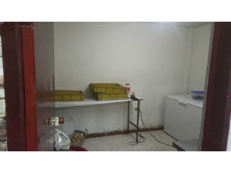 Vendo casa comercial rentable sobre avenida principal en bosa brasil — foto 4