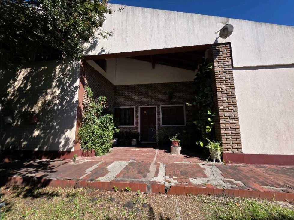 Vendo Casa con Amplio Parque en Concepción del Uruguay, Entre Ríos — foto 3