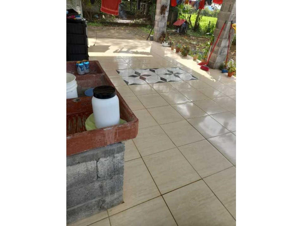 VENDO CASA CON DERECHO POSESORIO GUALACA - 2
