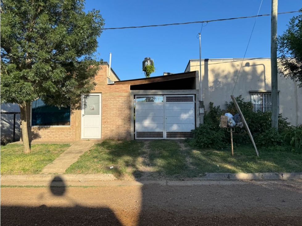 Vendo Casa Con Tres Locales en Caseros, Entre Ríos. — foto 4