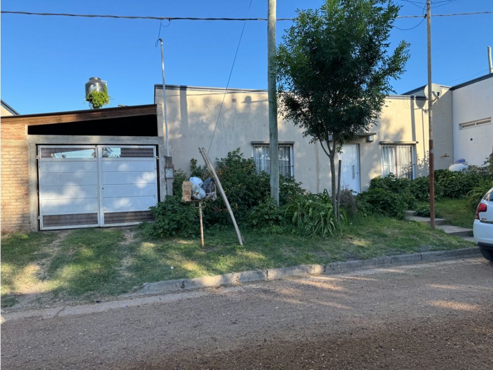 Vendo Casa Con Tres Locales en Caseros, Entre Ríos. — foto 2