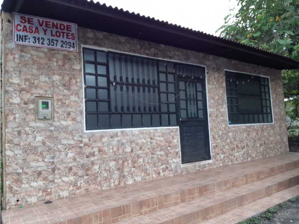 VENDO CASA CON EXCELENTES ACABADOS - 1