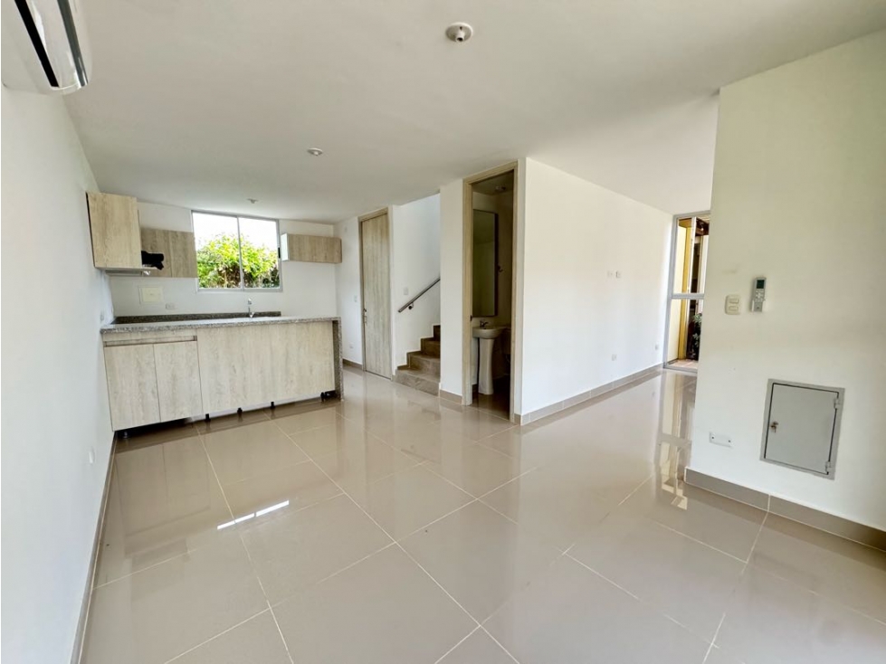 VENDO CASA CON JACUZZI Y PERGOLA EN EL DORAL ZONA NORTE CARTAGENA