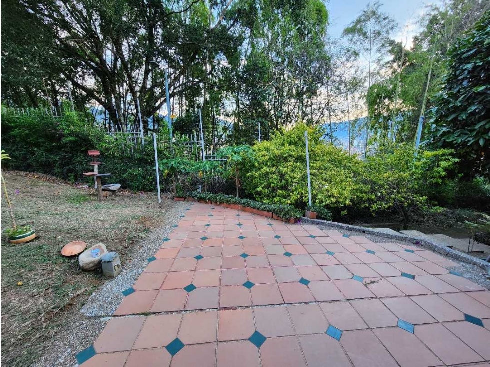 VENDO CASA CON JARDIN REMODELAR ENVIGADO ESMERALDAL UNIDAD SIN PISCIN — foto 2