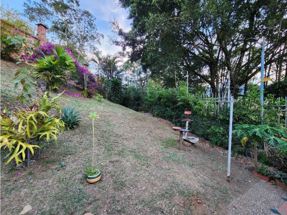 VENDO CASA CON JARDIN REMODELAR ENVIGADO ESMERALDAL UNIDAD SIN PISCIN — foto 3