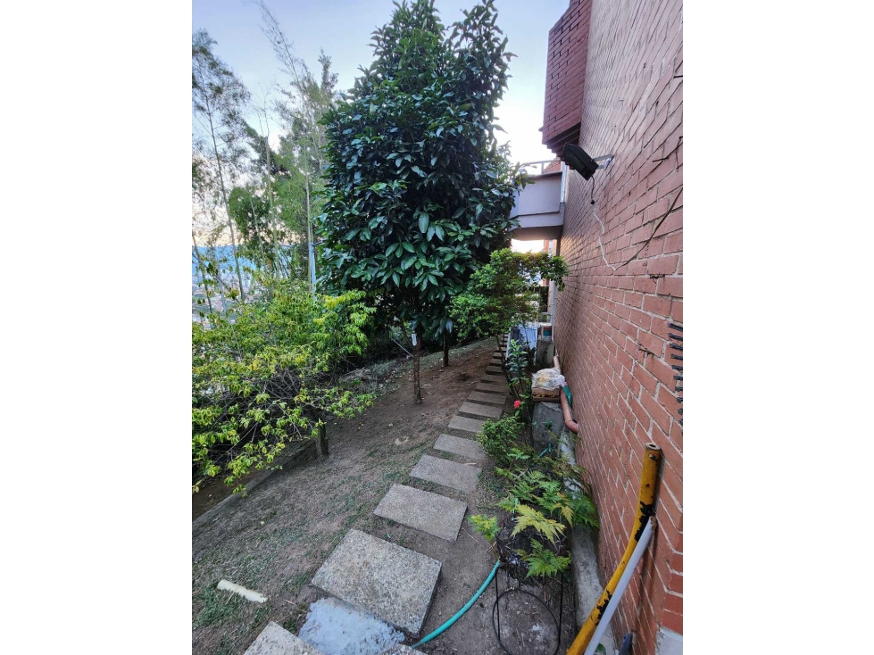 VENDO CASA CON JARDIN REMODELAR ENVIGADO ESMERALDAL UNIDAD SIN PISCIN — foto 4