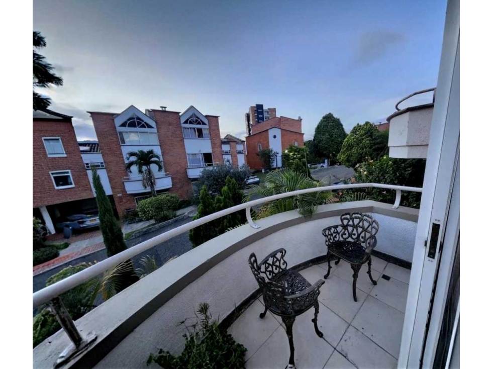 VENDO CASA CON JARDIN REMODELAR ENVIGADO ESMERALDAL UNIDAD SIN PISCIN — foto 5