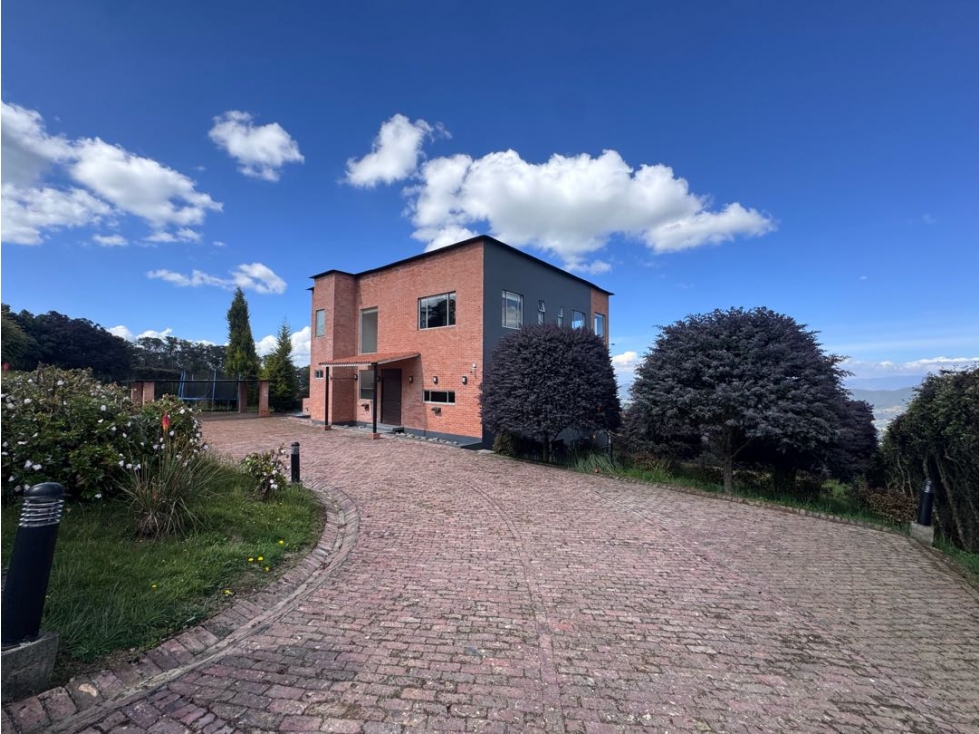 Vendo casa con la mejor vista de cerros de yerbabuena