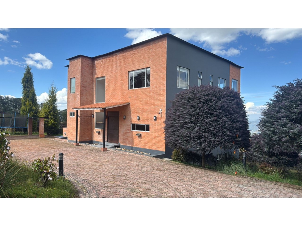 Vendo casa con la mejor vista de cerros de yerbabuena — foto 2