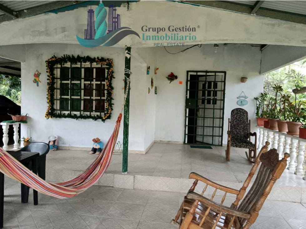 VENDO CASA CON LOTE EN CHIRIQUI SANTO DOMINGO