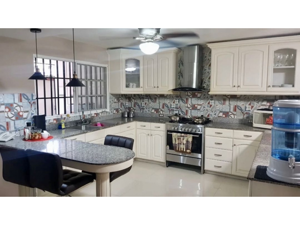 VENDO CASA CON PISCINA EN LA ALAMEDA — foto 3