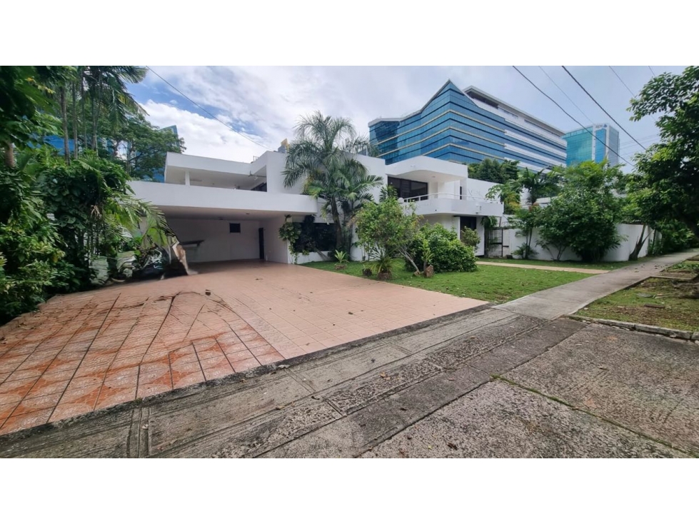 VENDO o ALQUILO CASA CON PISCINA EN OBARRIO