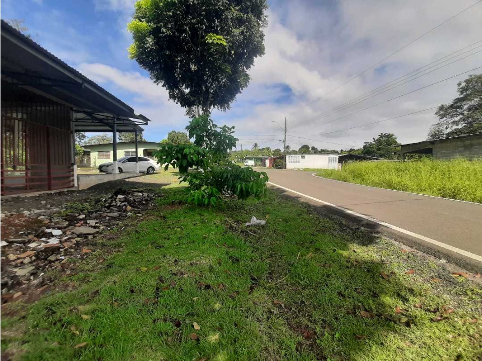 VENDO CASA CON TERRENO EN LA CHORRERA INDUSTRIAL - 3