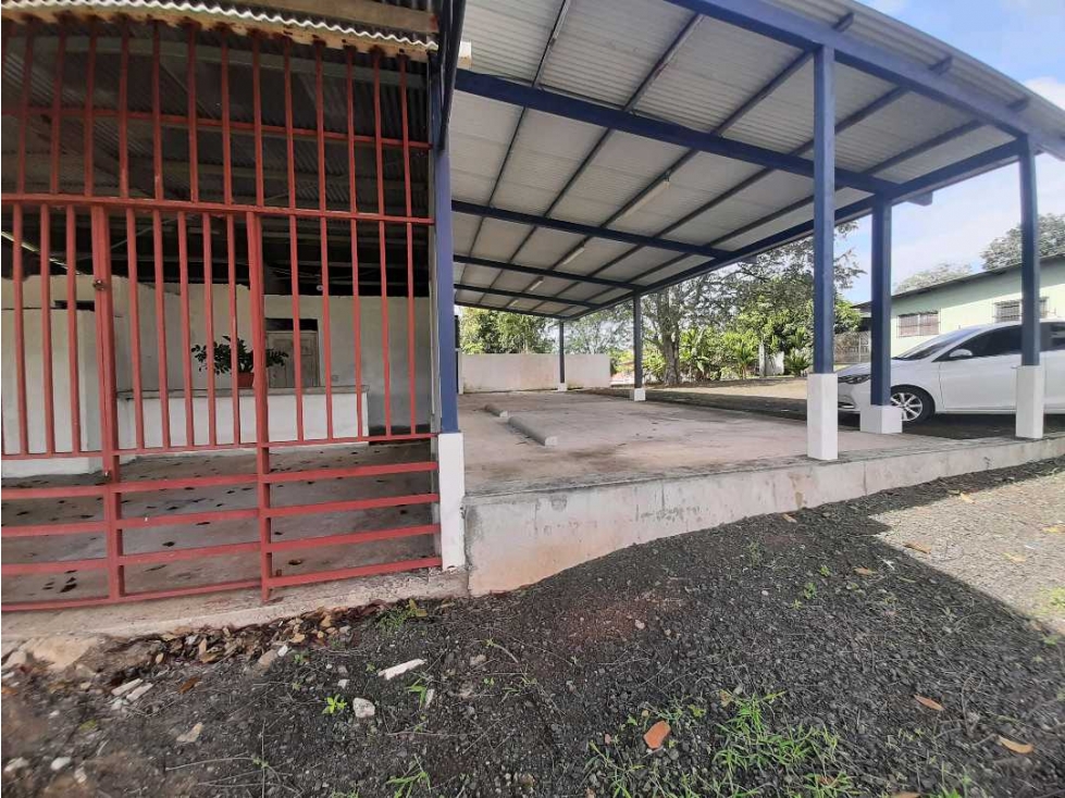 VENDO CASA CON TERRENO EN LA CHORRERA INDUSTRIAL - 6