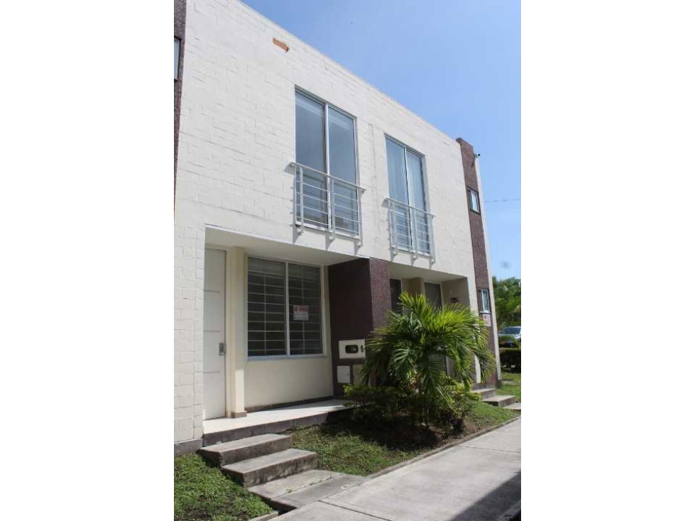 VENDO CASA CONDOMINIO CAMPESTRE CON PISCINA RICARURTE