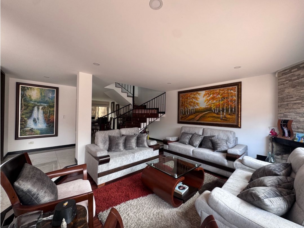 Venta casa en conjunto Balmoral av. Pradilla