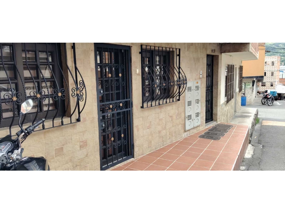 VENDO CASA COPACABANA ANTIOQUIA BARRIO OBRERO