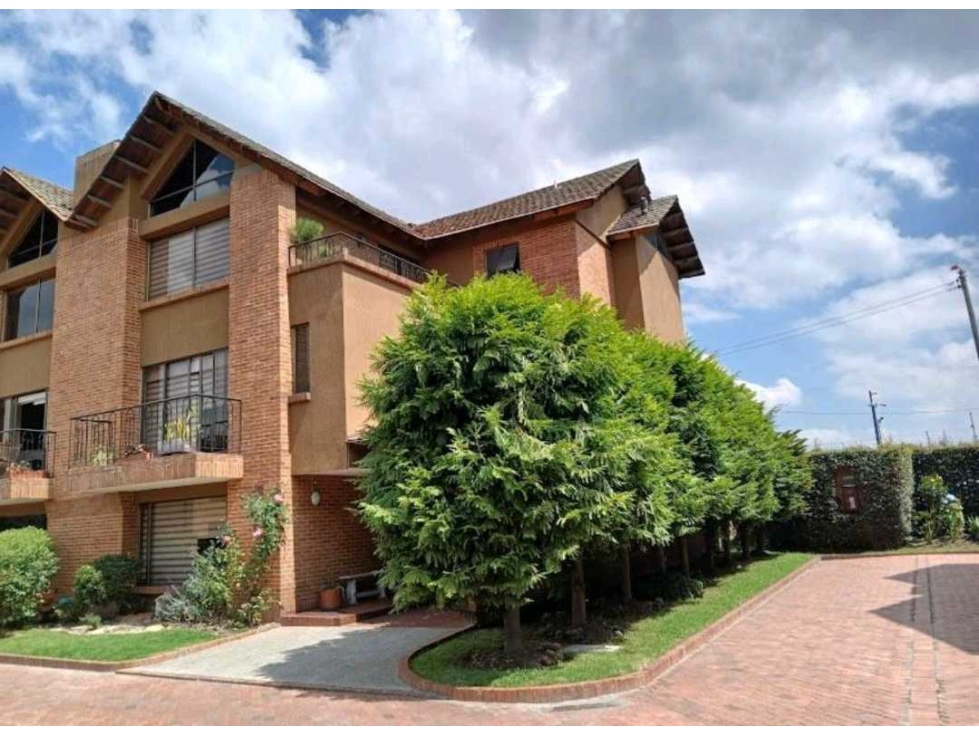 VENDO CASA CUATRO HABITACIONES EN CHIA EN CONJUNTO