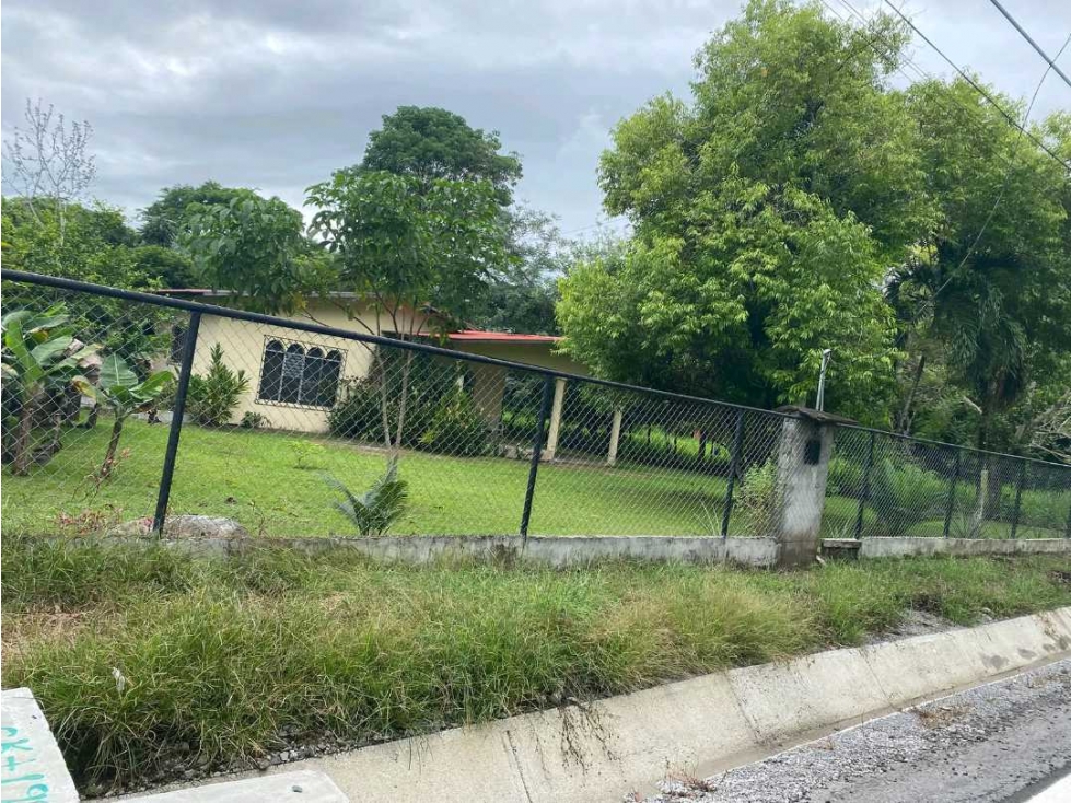 VENDO CASA DE 2400mts 3hab Boqueron - 1