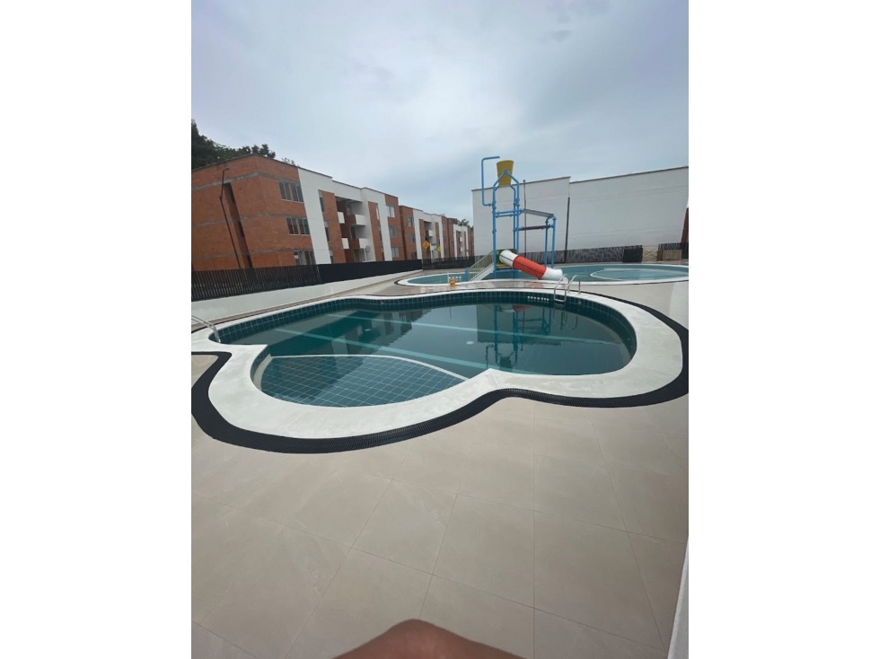 Vendo casa de 2 pisos en Galicia Pereira — foto 2