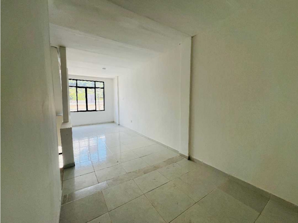 VENDO CASA DE 3 PISOS PISO 1 Y 2 INDEPENDIENTES EN EL CENTRO - 1