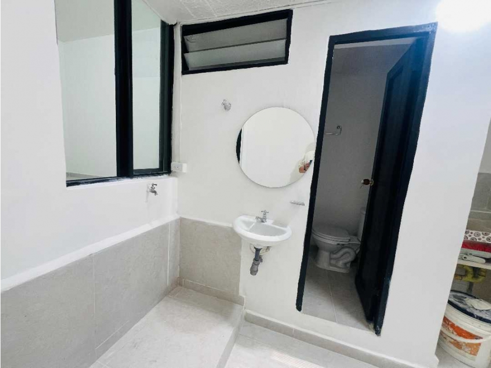 VENDO CASA DE 3 PISOS PISO 1 Y 2 INDEPENDIENTES EN EL CENTRO - 3