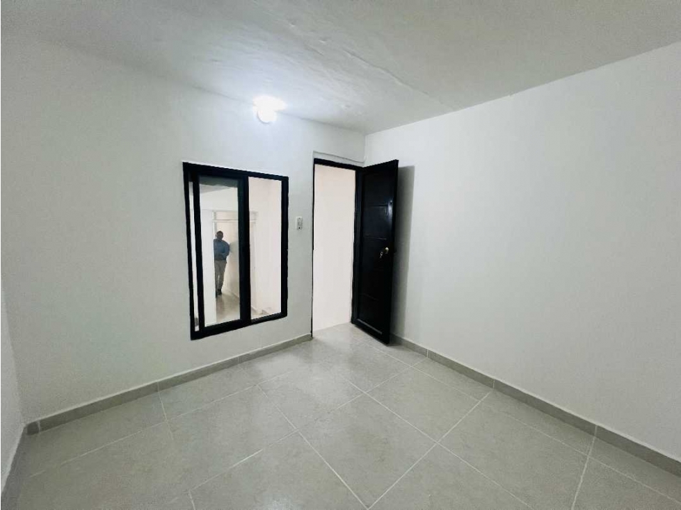 VENDO CASA DE 3 PISOS PISO 1 Y 2 INDEPENDIENTES EN EL CENTRO - 4