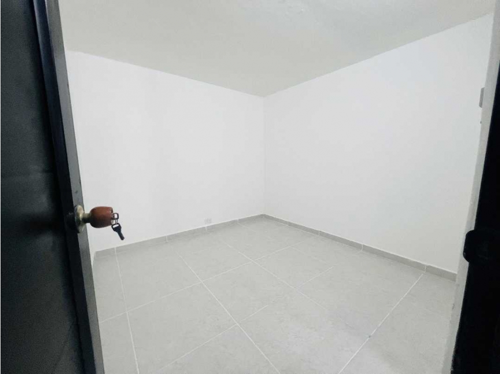 VENDO CASA DE 3 PISOS PISO 1 Y 2 INDEPENDIENTES EN EL CENTRO - 5