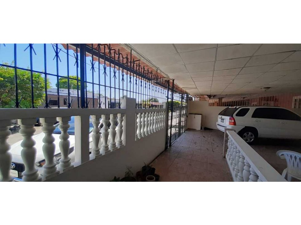 VENDO CASA DE 4HAB A SOLO 4MINUTOS AEROPUERTO en OFERTA — foto 2