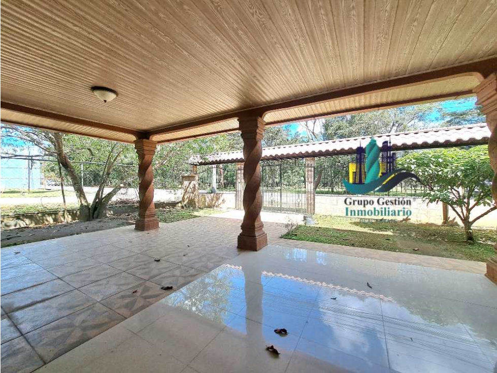VENDO CASA DE 5 HABITACIONES DE ESQUINA - 3