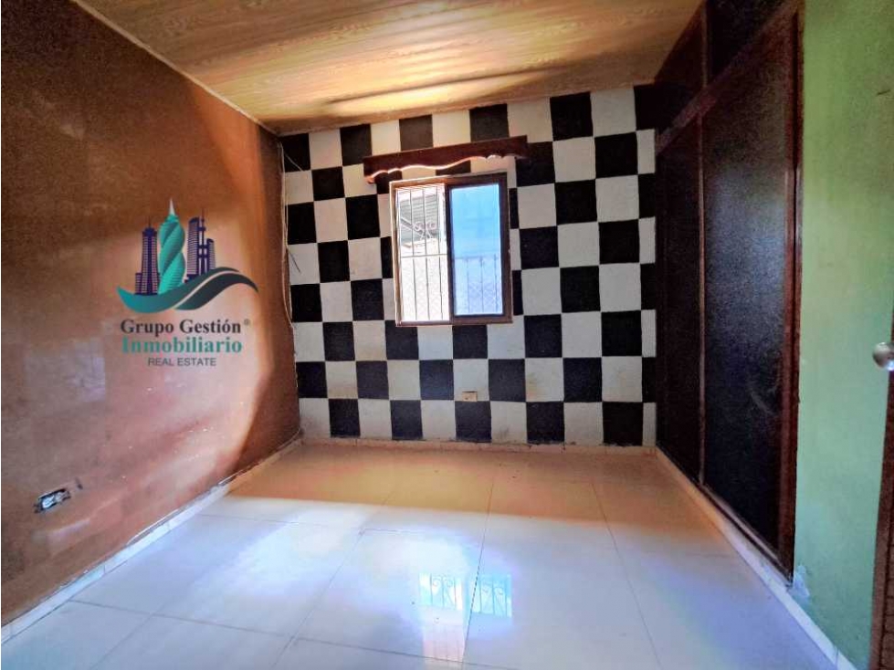 VENDO CASA DE 5 HABITACIONES DE ESQUINA - 5