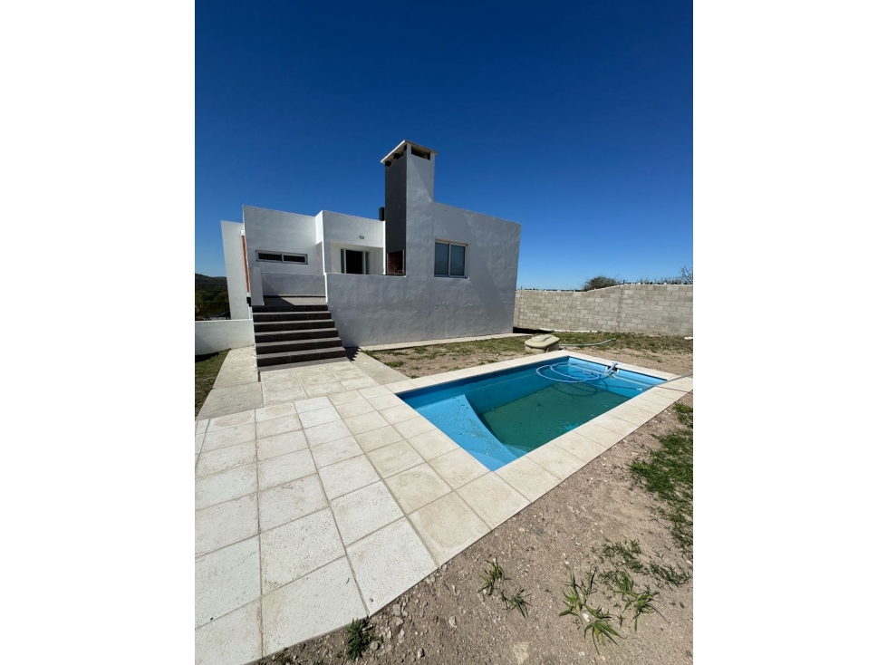 VENDO CASA DE CATEGORÍA