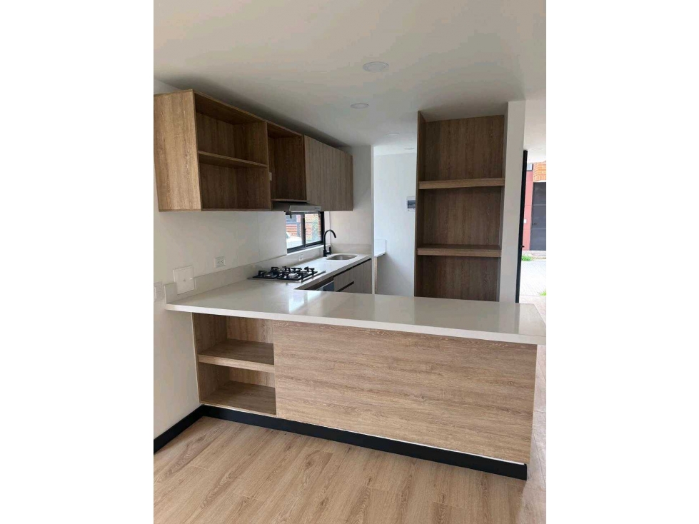 VENDO CASA DE DOS NIVELES BIFAMILIAR CONJUNTO MODERNO EN CAJICA — foto 2
