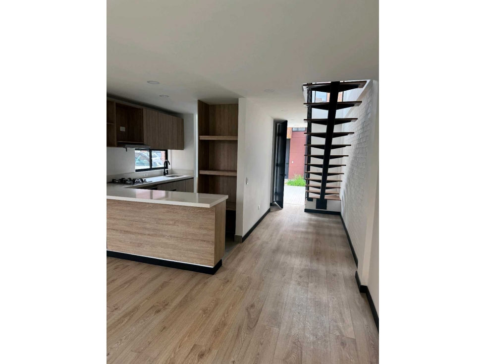 VENDO CASA DE DOS NIVELES BIFAMILIAR CONJUNTO MODERNO EN CAJICA — foto 3