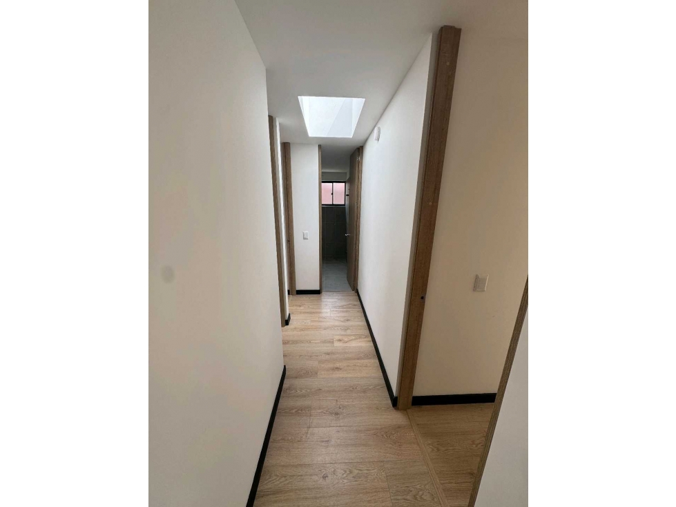 VENDO CASA DE DOS NIVELES BIFAMILIAR CONJUNTO MODERNO EN CAJICA — foto 5