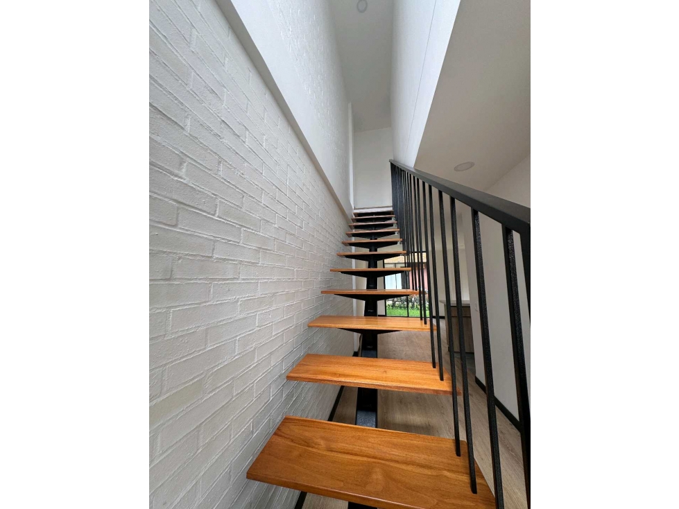 VENDO CASA DE DOS NIVELES BIFAMILIAR CONJUNTO MODERNO EN CAJICA — foto 6