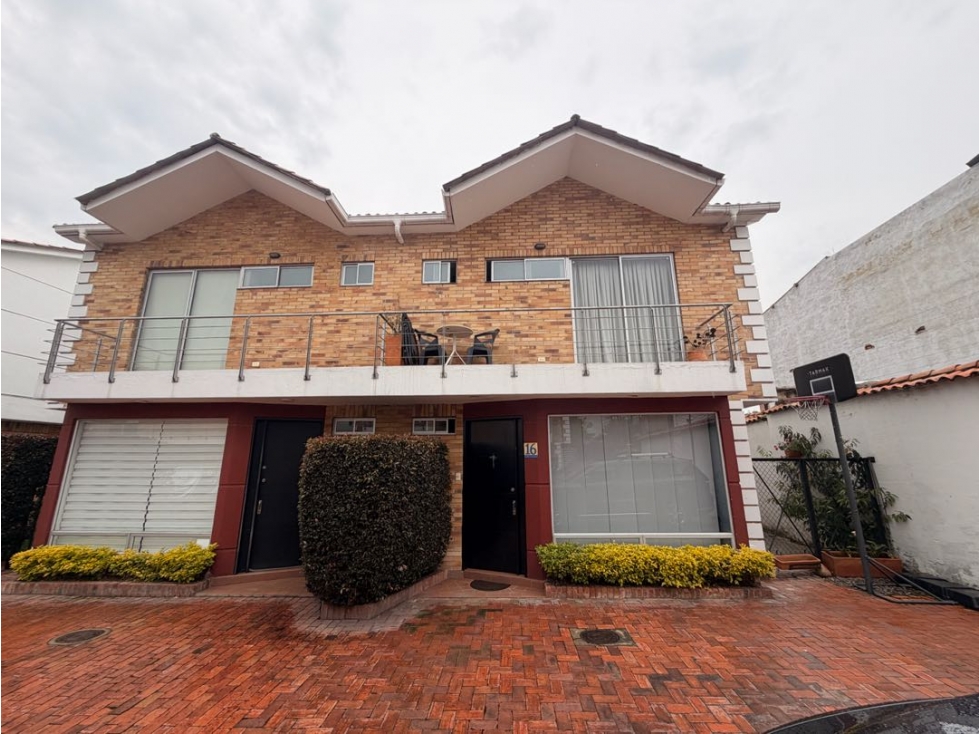 Oportunidad¡ Vendo casa de dos niveles en conjunto en cajica
