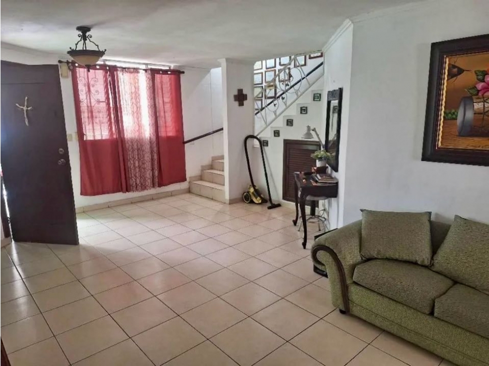 VENDO CASA DE DOS PISOS EN PARQUE LEFEVRE — foto 2
