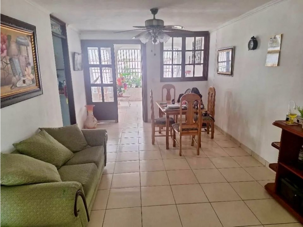 VENDO CASA DE DOS PISOS EN PARQUE LEFEVRE — foto 3
