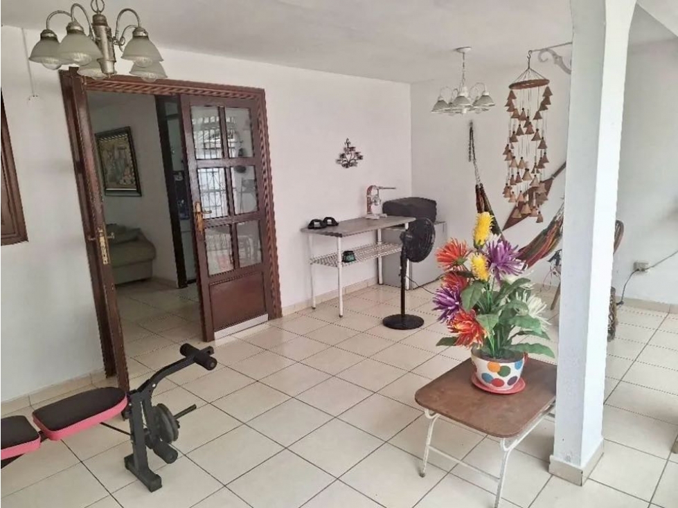 VENDO CASA DE DOS PISOS EN PARQUE LEFEVRE — foto 5