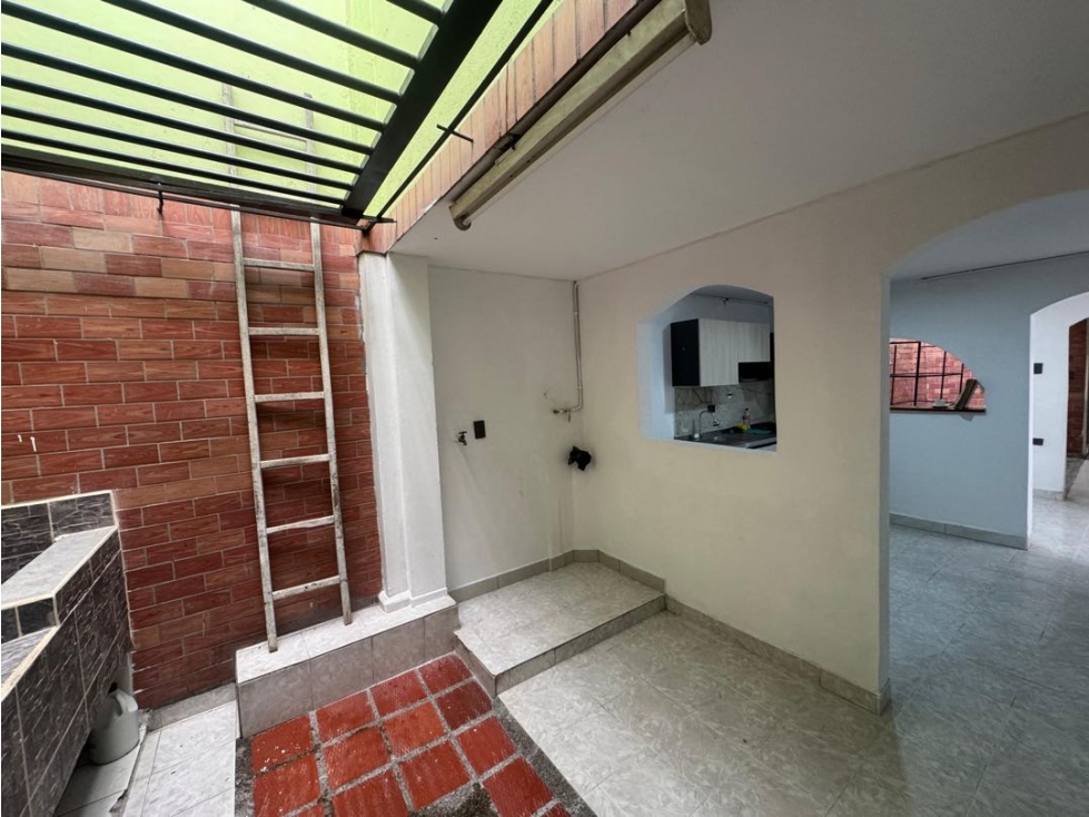 VENDO Casa De Primer Piso En Barrio Obrero Bello $515M — foto 2