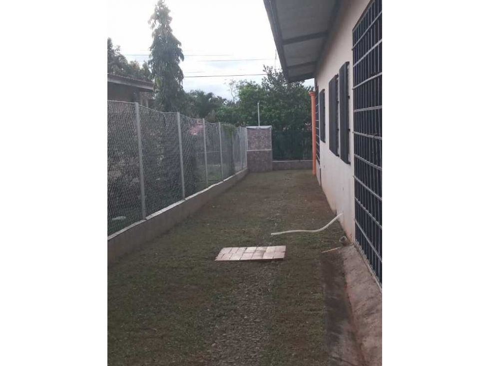 VENDO CASA DE SEGUNDA EN OPTIMAS CONDICIONES ALGARROBOS - 5