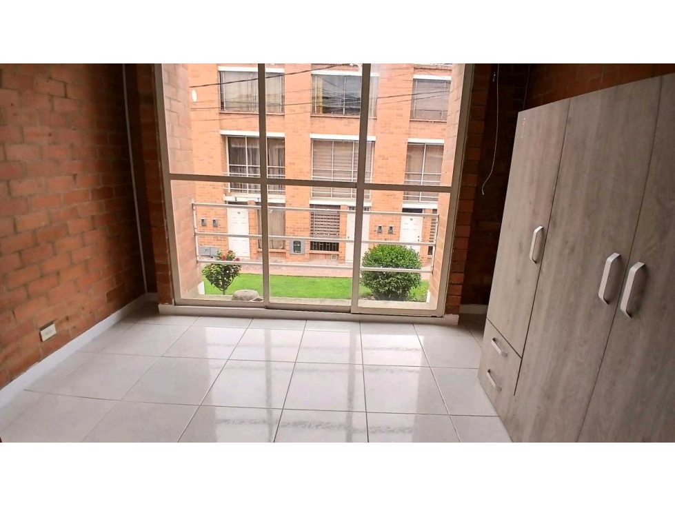 Vendo casa de tres niveles Chia conjunto cerrado. — foto 3