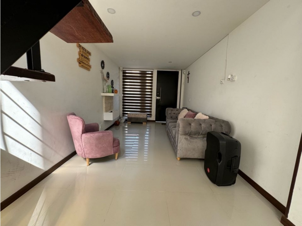 Vendo casa, tres niveles en Cajicá ingreso control remoto. - 2
