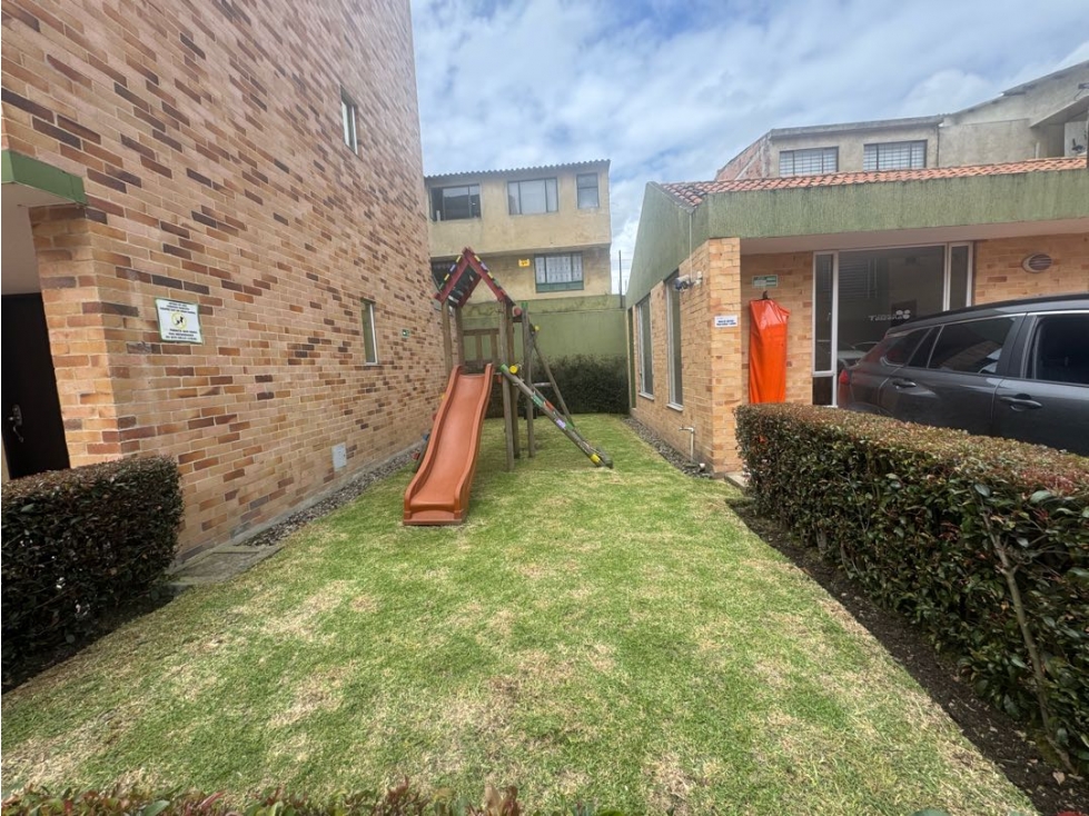 Vendo casa de tres niveles en chia en conjunto cerrado. — foto 2