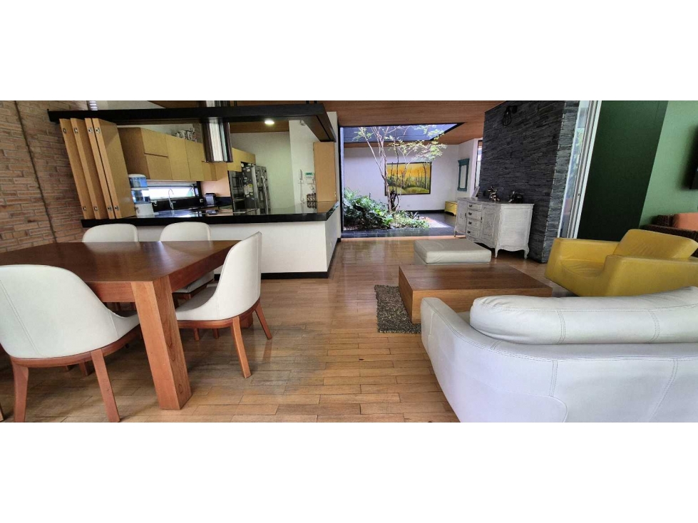 VENDO CASA EL POBLADO 4 ALCOBAS BAÑO Y VESTIER 4 PARQUEADEROS JARDIN — foto 2